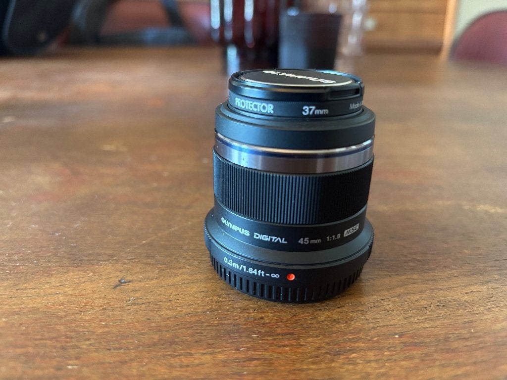 Olympus M.Zuiko Digital 45 mm F1.8 Zwart, Micro Four Thirds, Olympus, Ophalen of Verzenden, Zo goed als nieuw