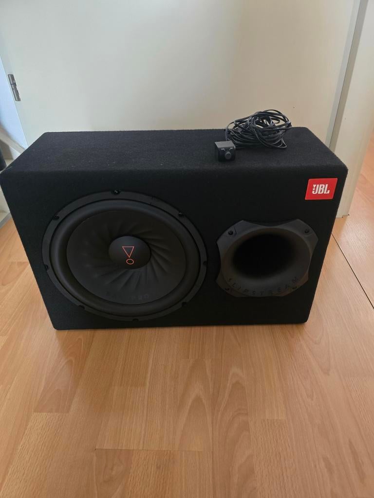 Jbl subwoofer met ingebouwde versterker, Ophalen, Zo goed als nieuw