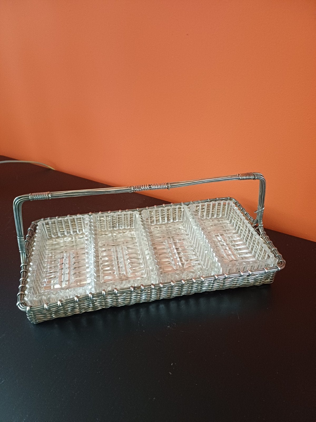 Wit metalen serveermandje met geperst glas, Antiek en Kunst, Ophalen of Verzenden