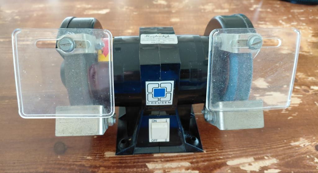 Slijpmachine er zitten pas nieuwe stenen op, Verzenden, Minder dan 700 watt, Werkbankslijpmachine