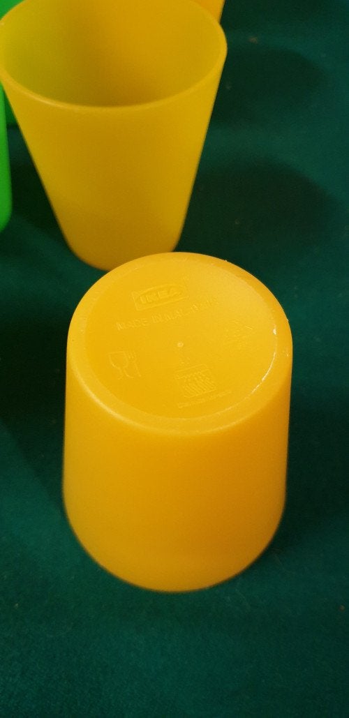 drinkbekers gekleurd kunststof, 12 x, Ophalen of Verzenden, 'T Olde Gre-j, Info@toldegrej.nl, Endepoelstraat 20f Didam