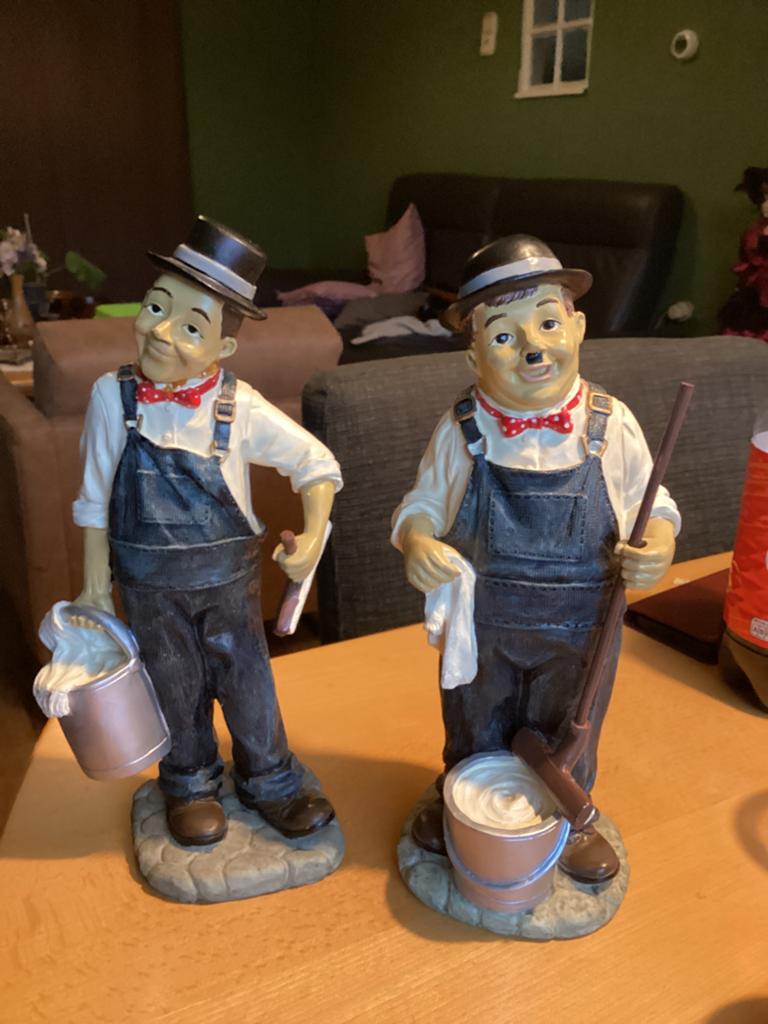 Beeldjes Laurel & Hardy Schoonmakers, Verzamelen, Beelden en Beeldjes, Ophalen of Verzenden, Zo goed als nieuw, Mens