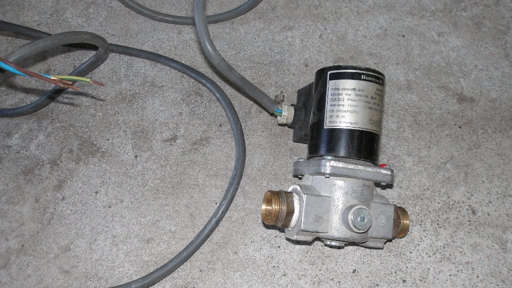 gas magneetklep, Overige materialen, Ophalen of Verzenden, Zo goed als nieuw, 200 tot 250 cm