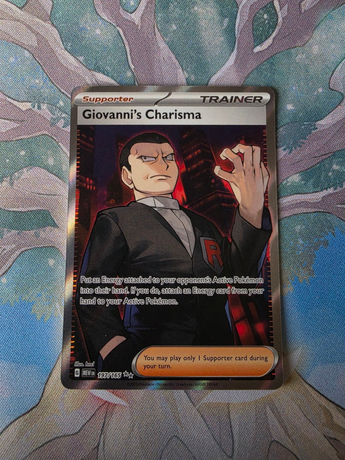 pokemon 151 giovanni's charisma full art trainer 197/165, Ophalen of Verzenden, Nieuw, Losse kaart, Foil