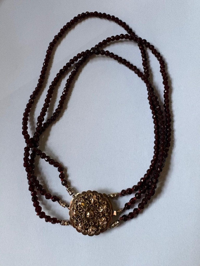 Antiek collier, granaten met 14K gouden slot, Ophalen of Verzenden, Goud, Ketting, Met edelsteen