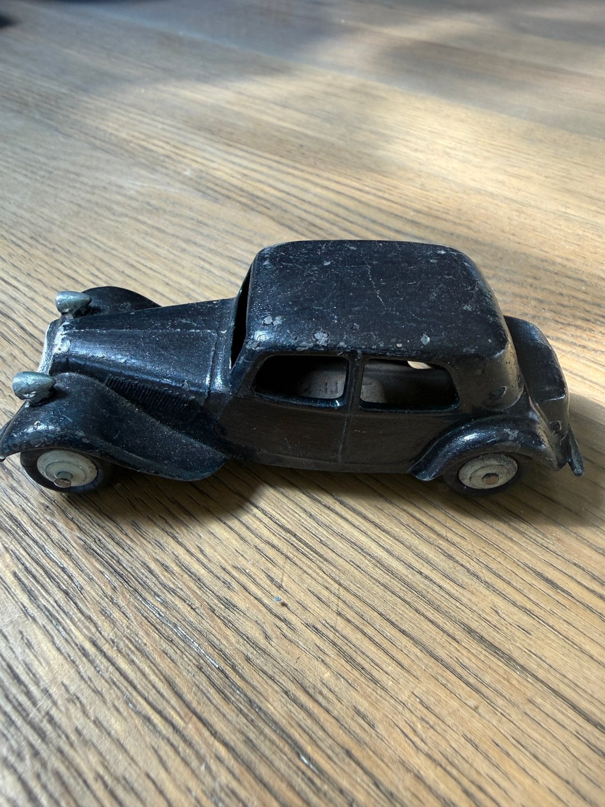 Dinky Toys 24N Citroën Traction Avant 11BL – Made in France, Ophalen of Verzenden, Gebruikt