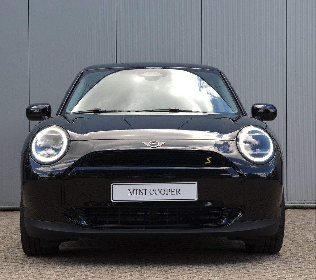 MINI Hatchback Cooper SE / Classic / Pakket M / 18 inch Slid, Auto's, Mini, Stof, Met garantie (alle), 4 stoelen, Nieuw