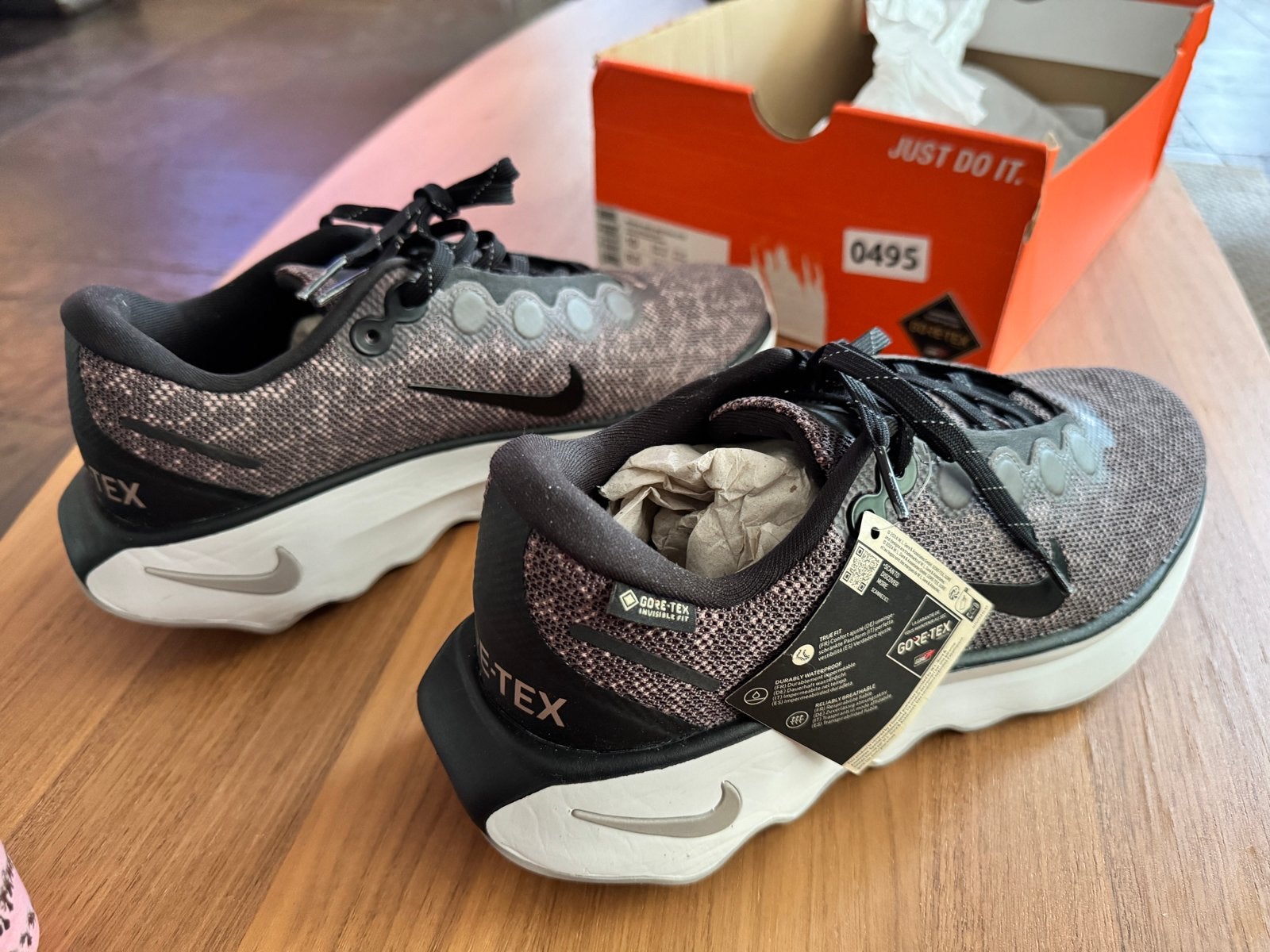 Nieuwe Nike Motiva GTX Gore-Tex Sneakers Maat 40, Kleding | Dames, Ophalen of Verzenden, Nieuw, Overige kleuren, Sneakers of Gympen