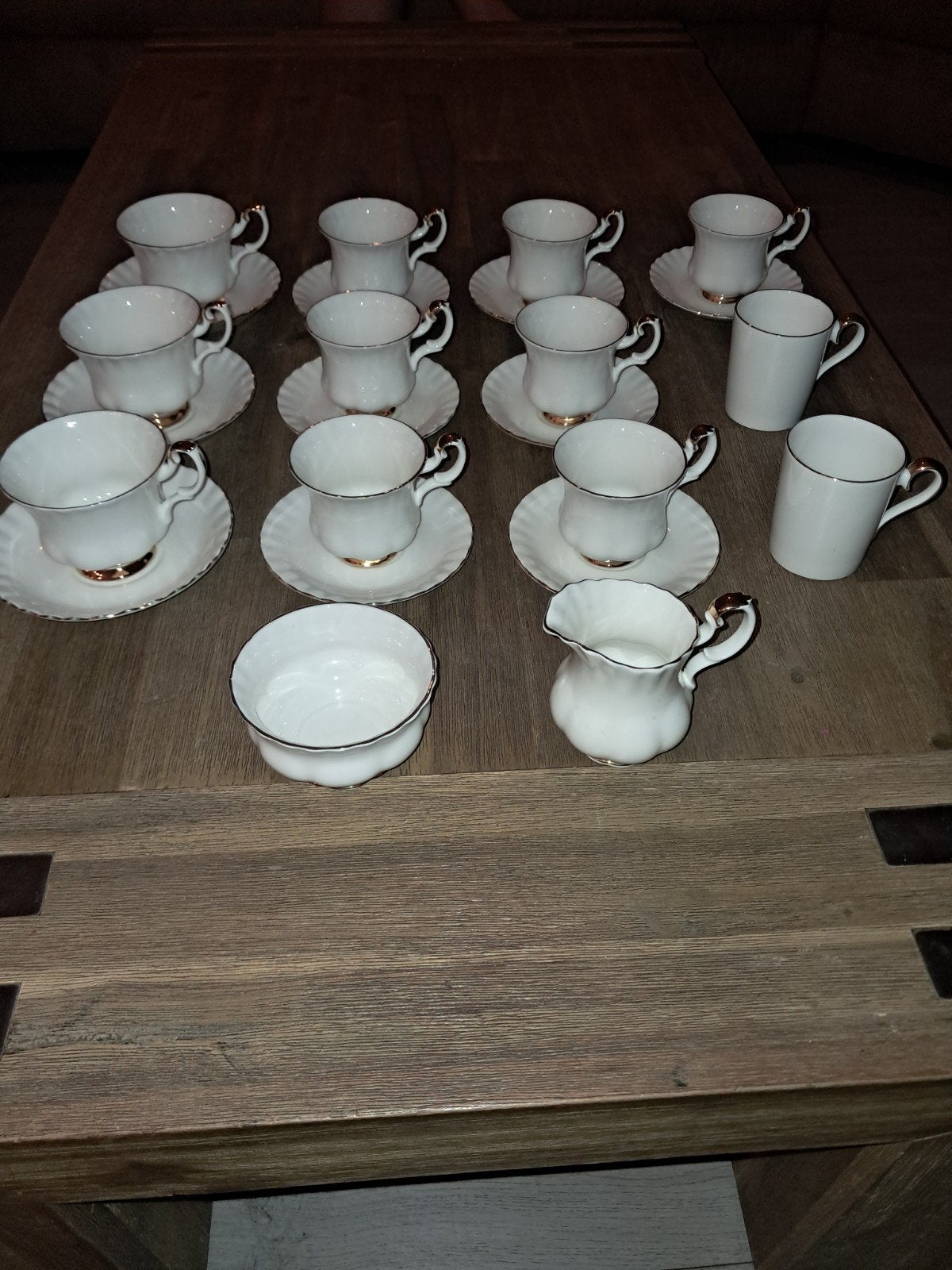 Royal Albert Val D'Or 24-delig fijn porseleinen servies, Huis en Inrichting, Keuken | Servies, Ophalen of Verzenden, Zo goed als nieuw