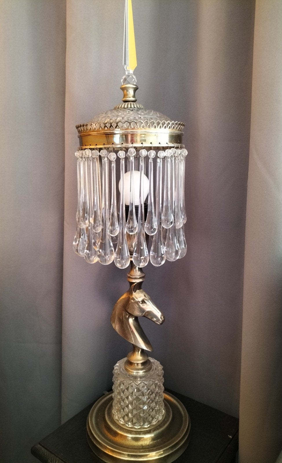 Unieke vintage tafellamp met paardenhoofd en kristal, Antiek en Kunst, Ophalen