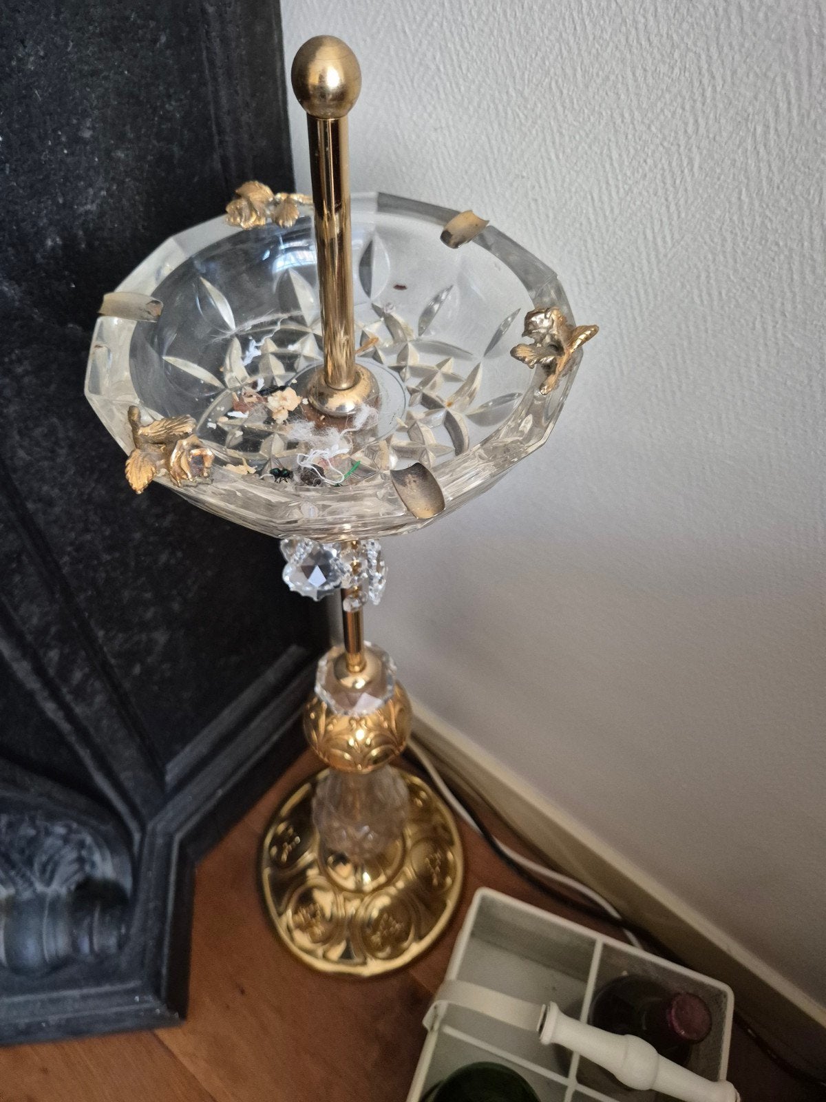messing sigaretten standaard met swarovski steentjes, Ophalen, Gebruikt, Asbak