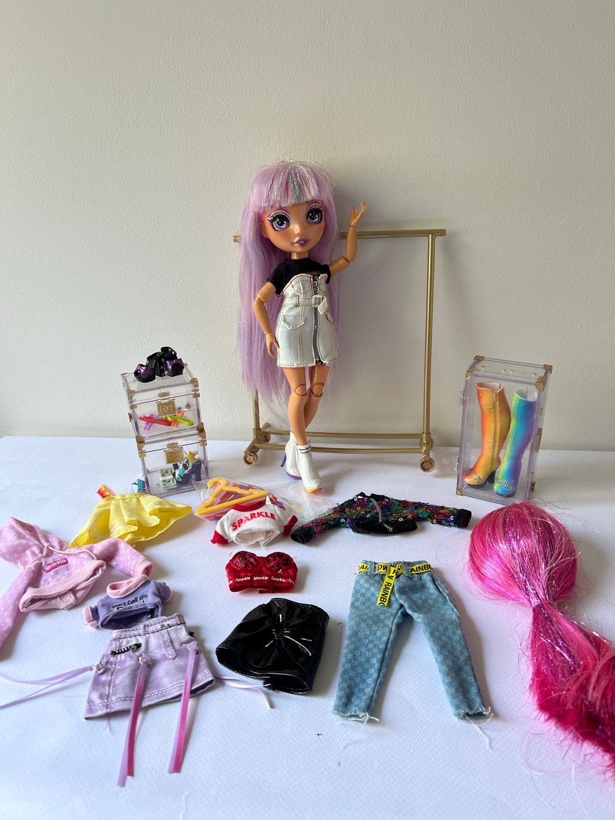 Rainbow High Avery Styles Studio met accessoires, Ophalen, Zo goed als nieuw, Overige typen