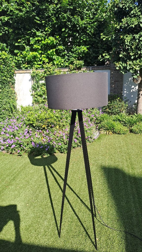 Zwarte staande 3-poot lamp met stoffen kap, Ophalen, 100 tot 150 cm, E27 (groot), Zo goed als nieuw