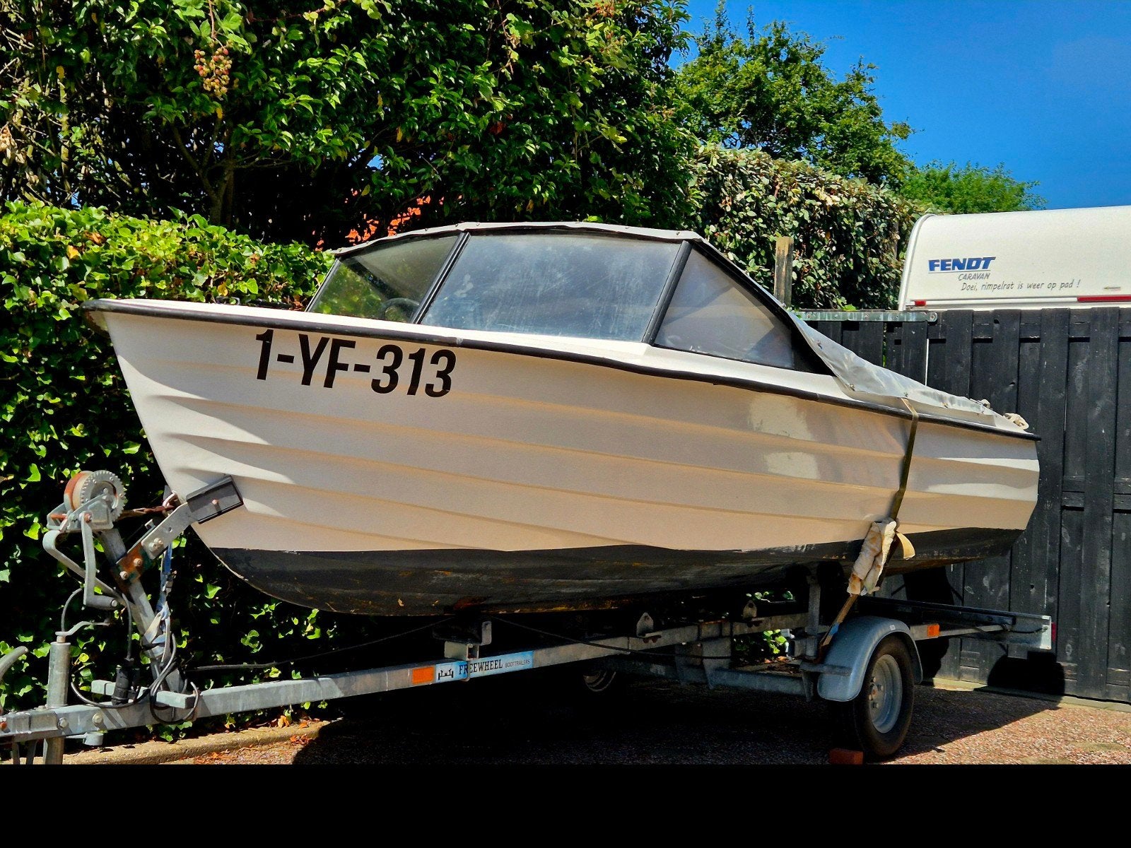 KMV Vital 15 Tour- Speed-/Visboot + Trailer + 20 pk motor, Watersport en Boten, Speedboten, Ophalen, Overige merken, Gebruikt