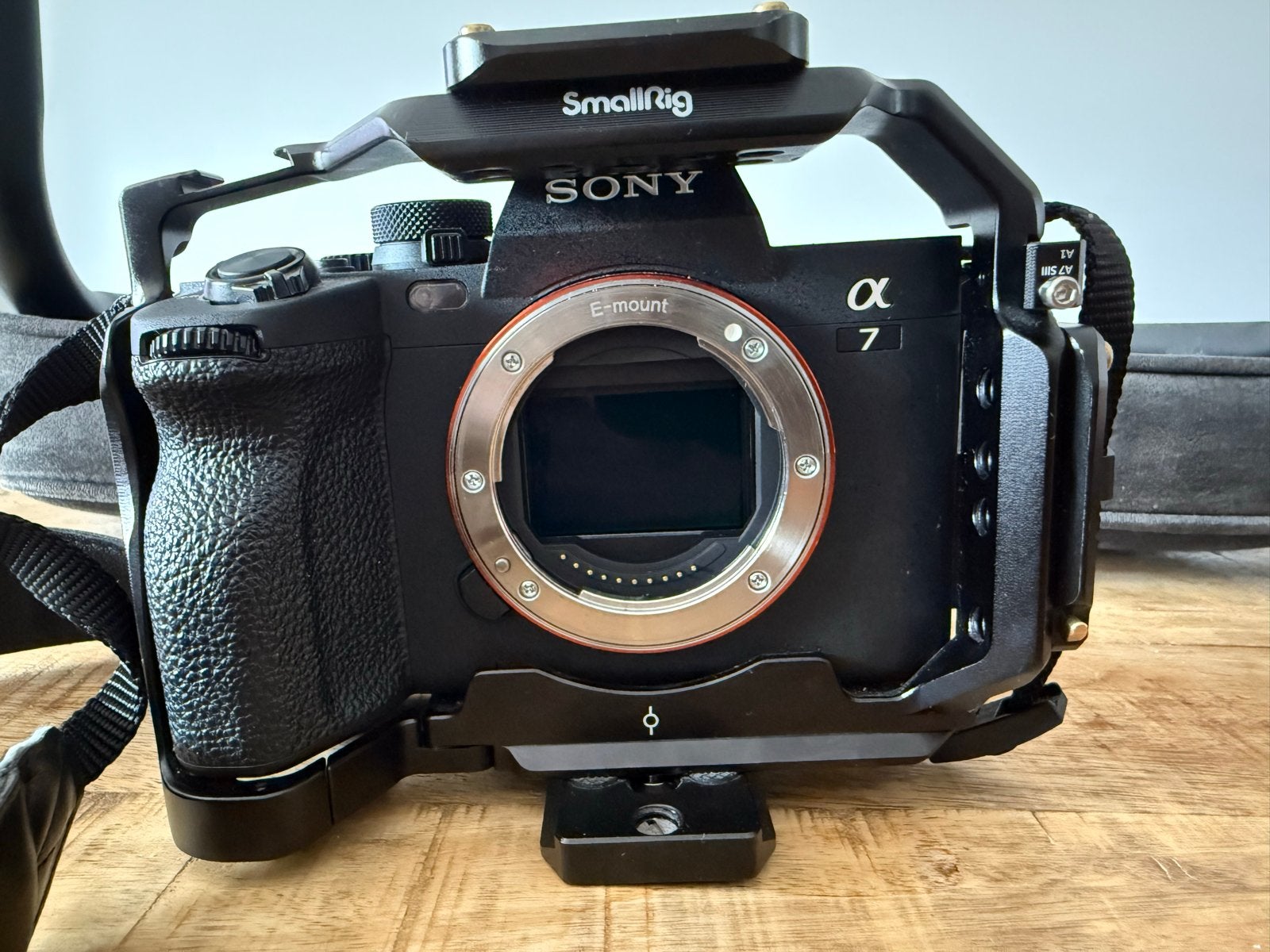 Sony a7 IV met SmallRig Cage, Audio, Tv en Foto, Fotocamera's Digitaal, Ophalen, Beeldstabilisatie, Zo goed als nieuw, Accu