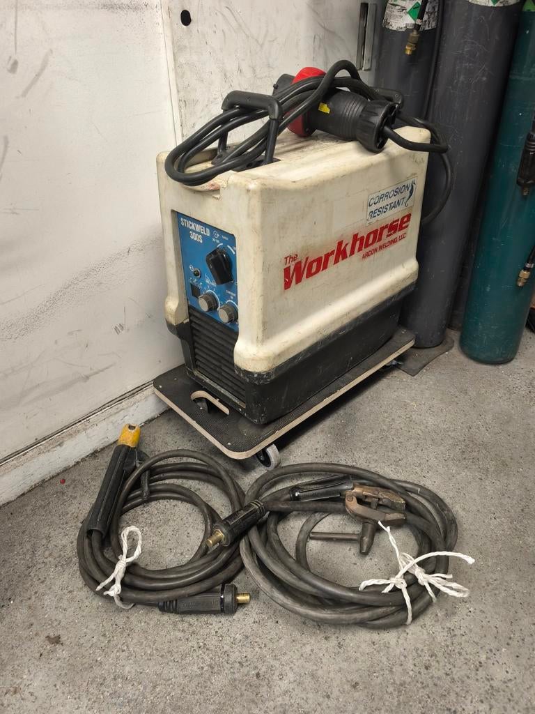 Te koop
Lasapparaat electrode Workhorse 300 SS, Doe-het-zelf en Verbouw, Gereedschap | Lasapparaten, Ophalen, Gebruikt, 250 ampère of meer