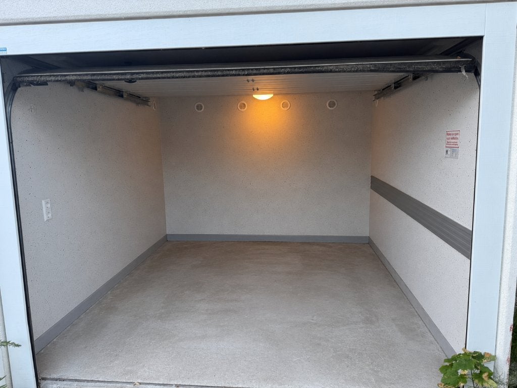 Garage - Garagebox in Utrecht te huur, Huizen en Kamers, Garages en Parkeerplaatsen, Utrecht