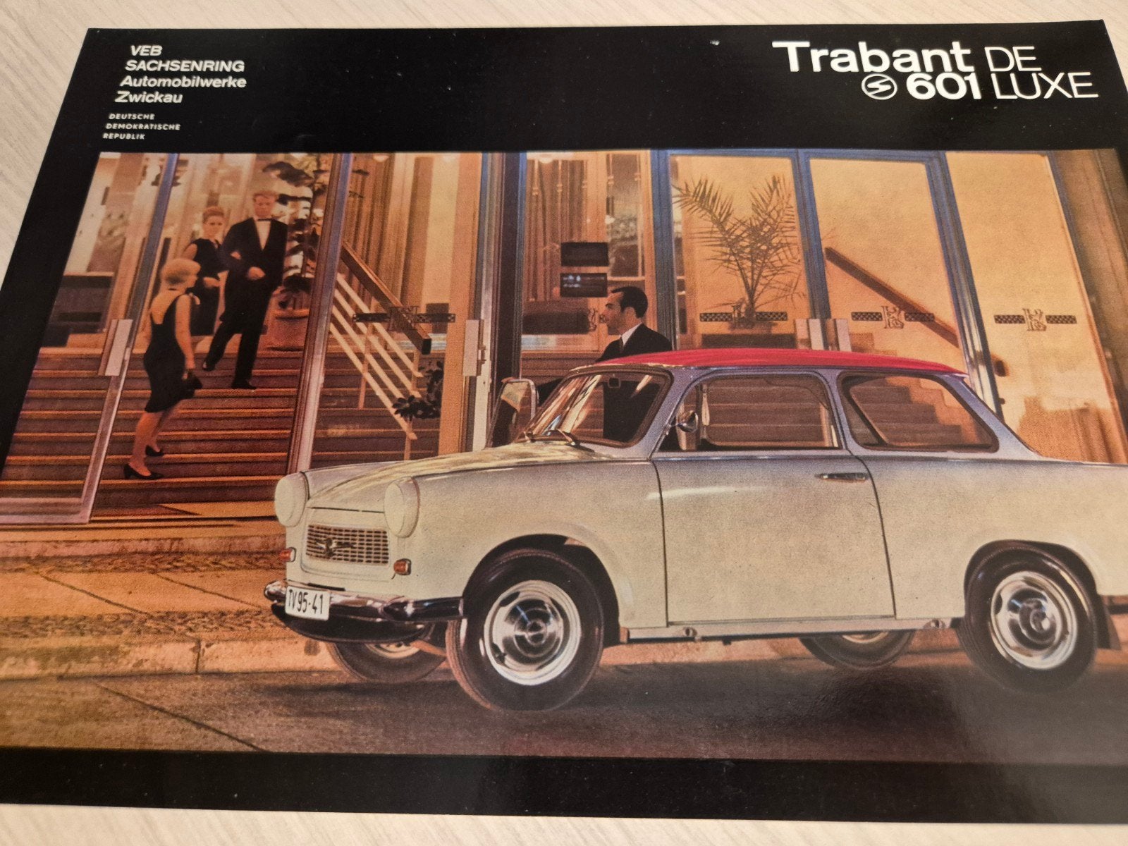 1966 Nederlands Trabant 601 De Luxe folder inclusief station, Boeken, Auto's | Folders en Tijdschriften, Ophalen of Verzenden