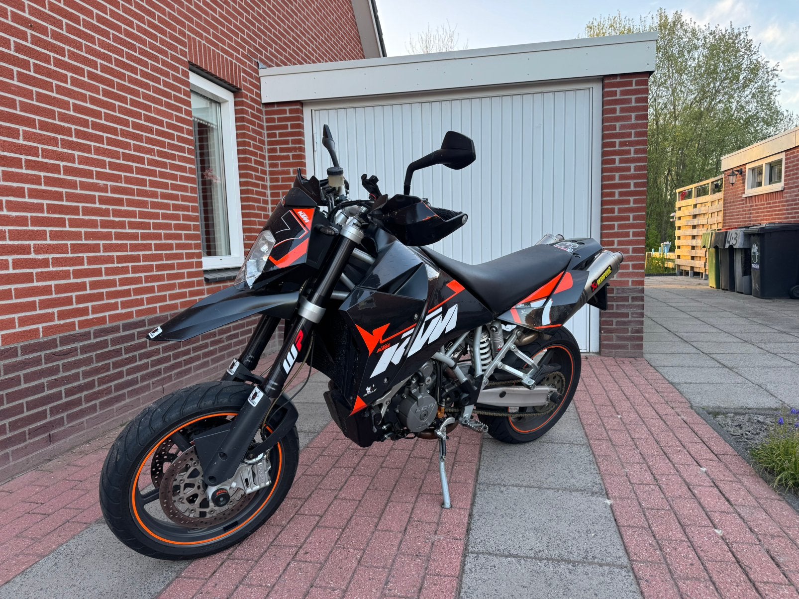 Ktm supermoto 950, Ophalen