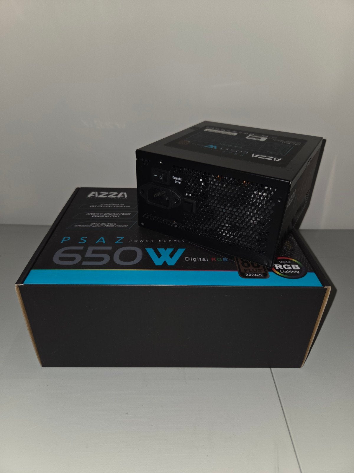 AZZA PSAZ 650W Digital RGB Voeding, Ophalen of Verzenden, Zo goed als nieuw