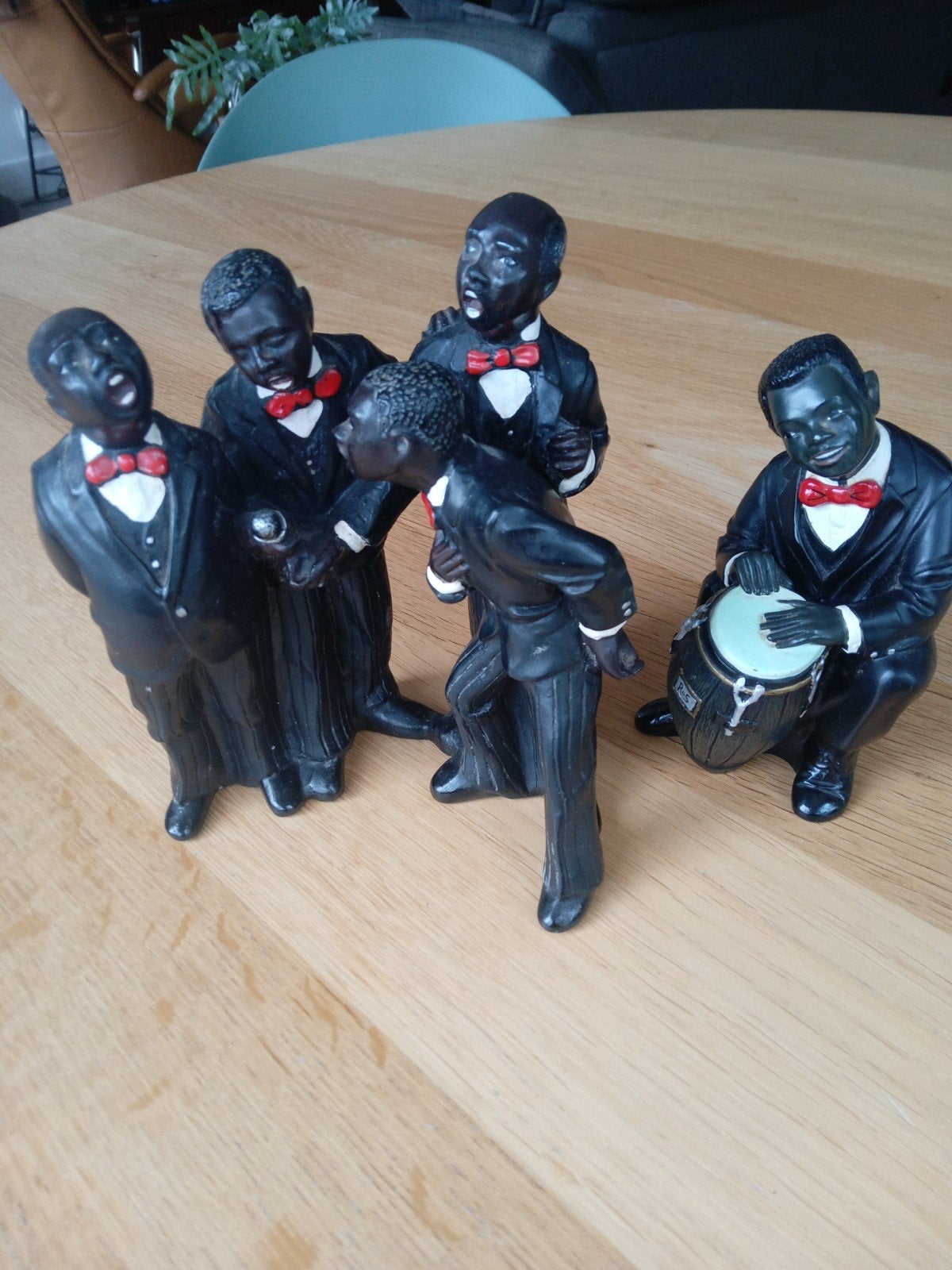 Set van 4 Beelden: Zingende en Trommelende Mannen, Antiek en Kunst, Groep mensen, Kunststof, Ophalen of Verzenden, Beeld