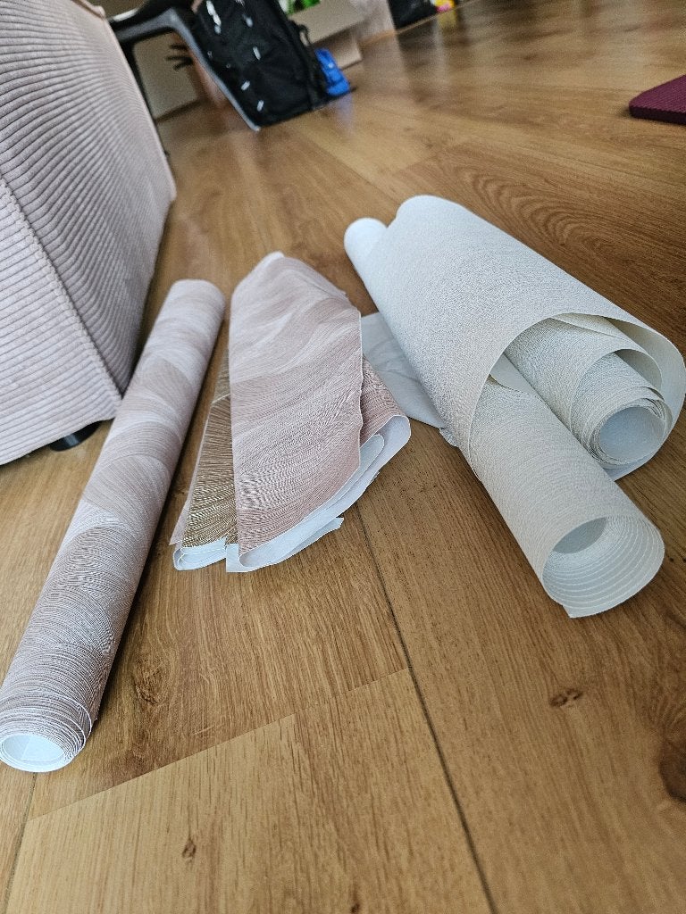 3 rollen behang, wit en rose met glittertje, Overige merken, Modern, Ophalen of Verzenden, Vliesbehang