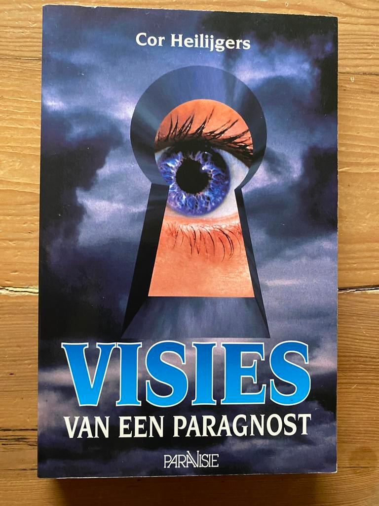 Visies van een paragnost - Cor Heijligers, Ophalen of Verzenden, Gelezen