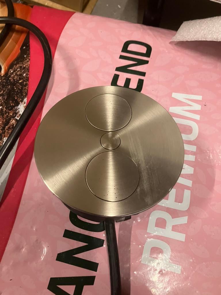 Keukenblad inbouw stopcontact rvs rond m usb en kabel, Huis en Inrichting, Keuken | Keukenelementen, Minder dan 50 cm, Gebruikt