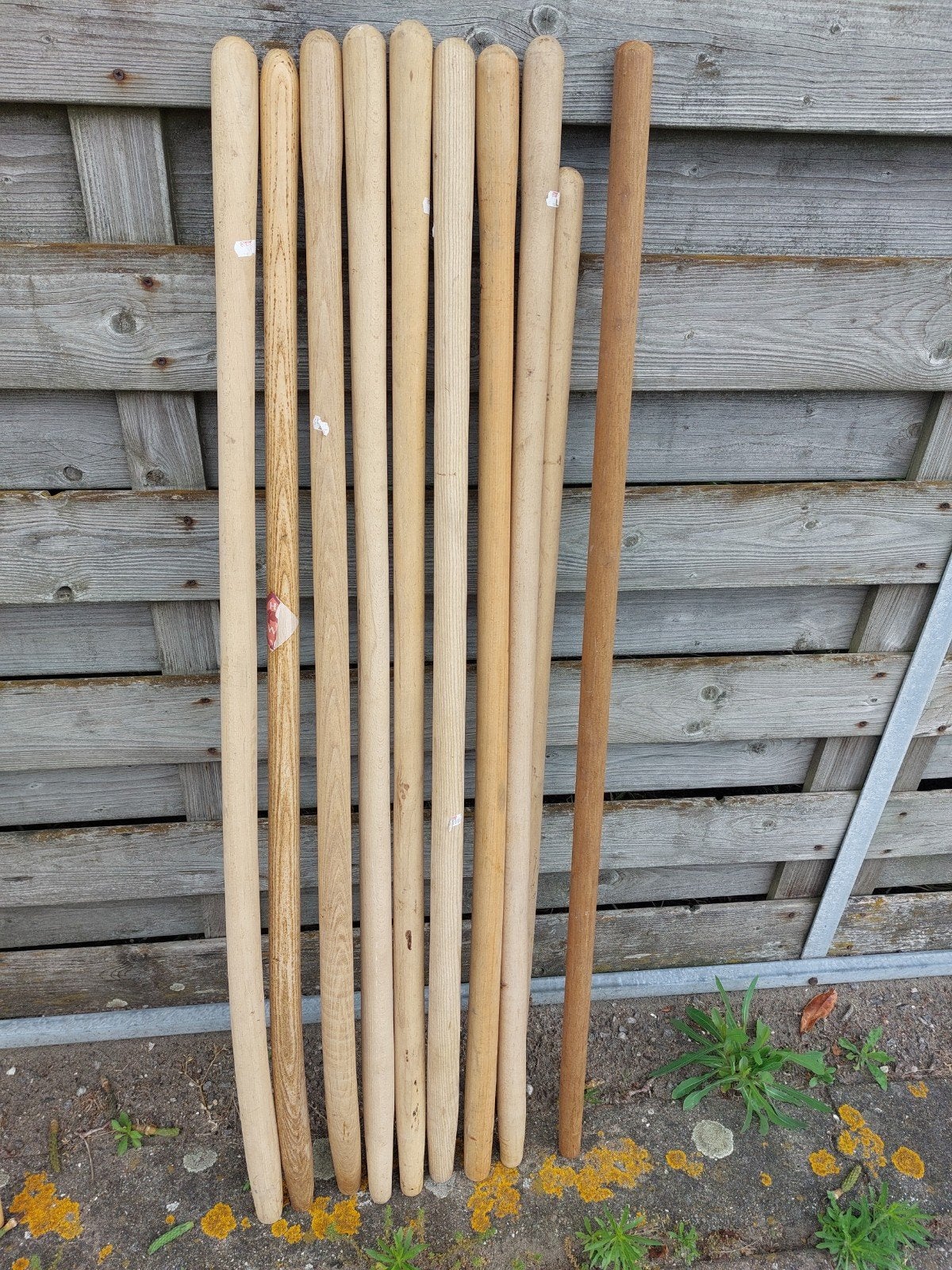 Div houten tuin gereedschap stelen, Ophalen