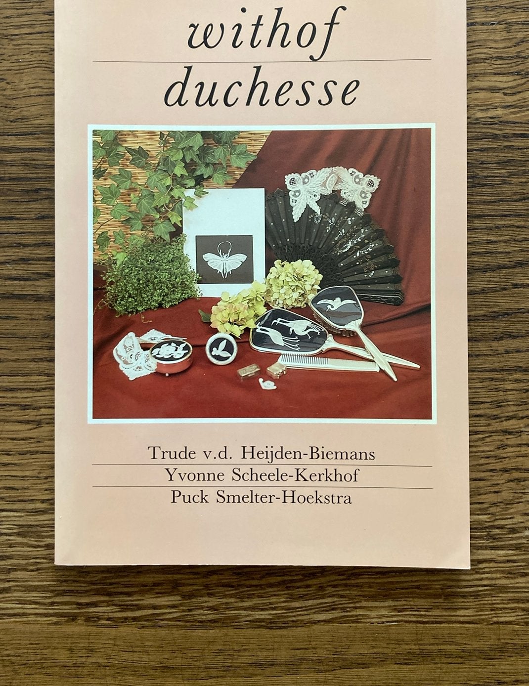 Withof duchesse, Hobby en Vrije tijd, Kantklossen, Verzenden, Zo goed als nieuw, Boek of Tijdschrift