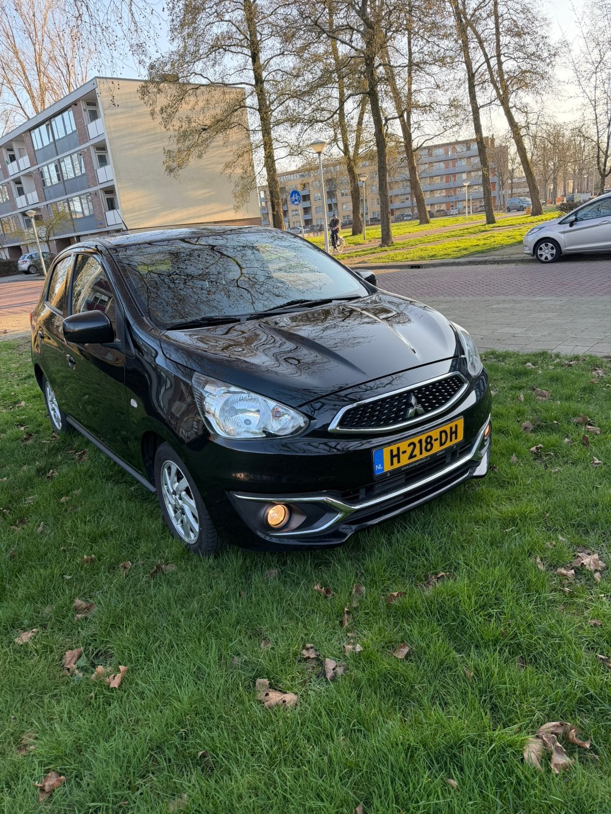Mitsubishi Space Star 1.0 - Apple Carplay 2020 Zwart, Auto's, Mitsubishi, Voorwielaandrijving, Zwart, Origineel Nederlands, Handgeschakeld