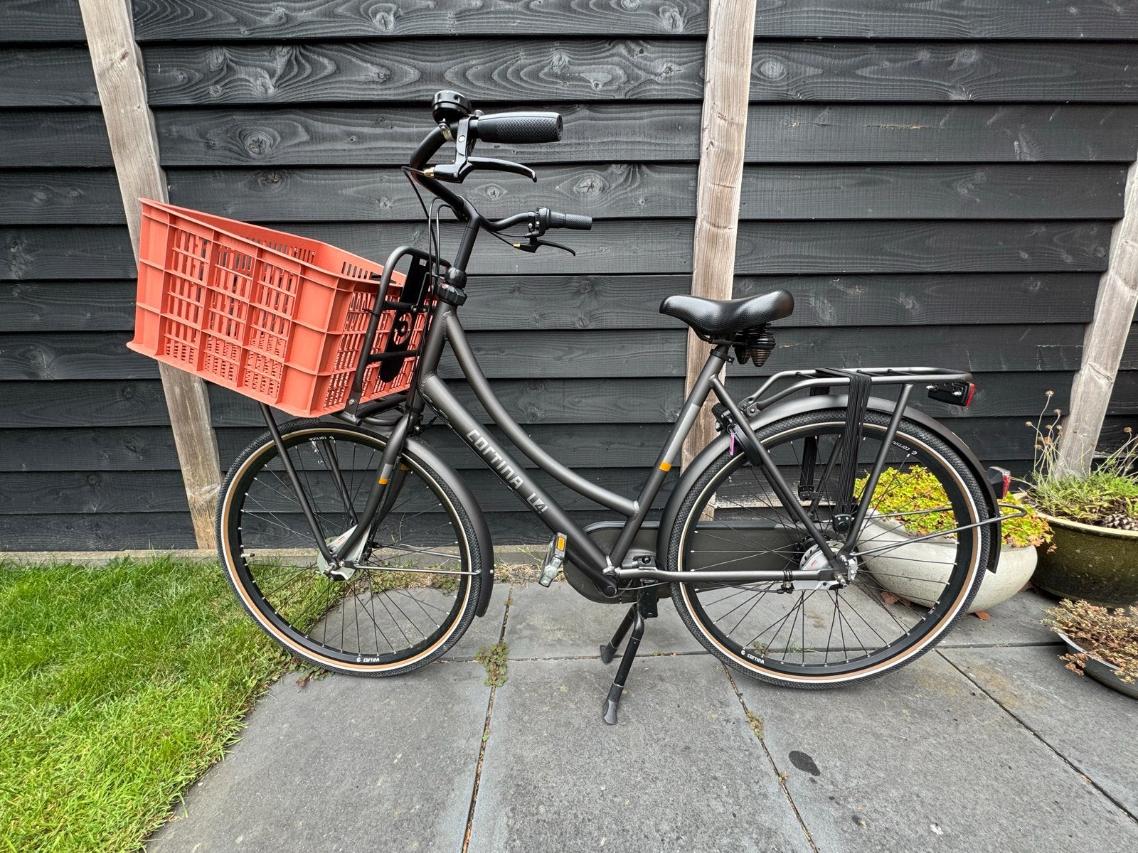 Cortina U4 Solid D57 Eclips grijs matt kleur 28 inch ND7, Fietsen en Brommers, Fietsen | Dames | Damesfietsen, Zo goed als nieuw
