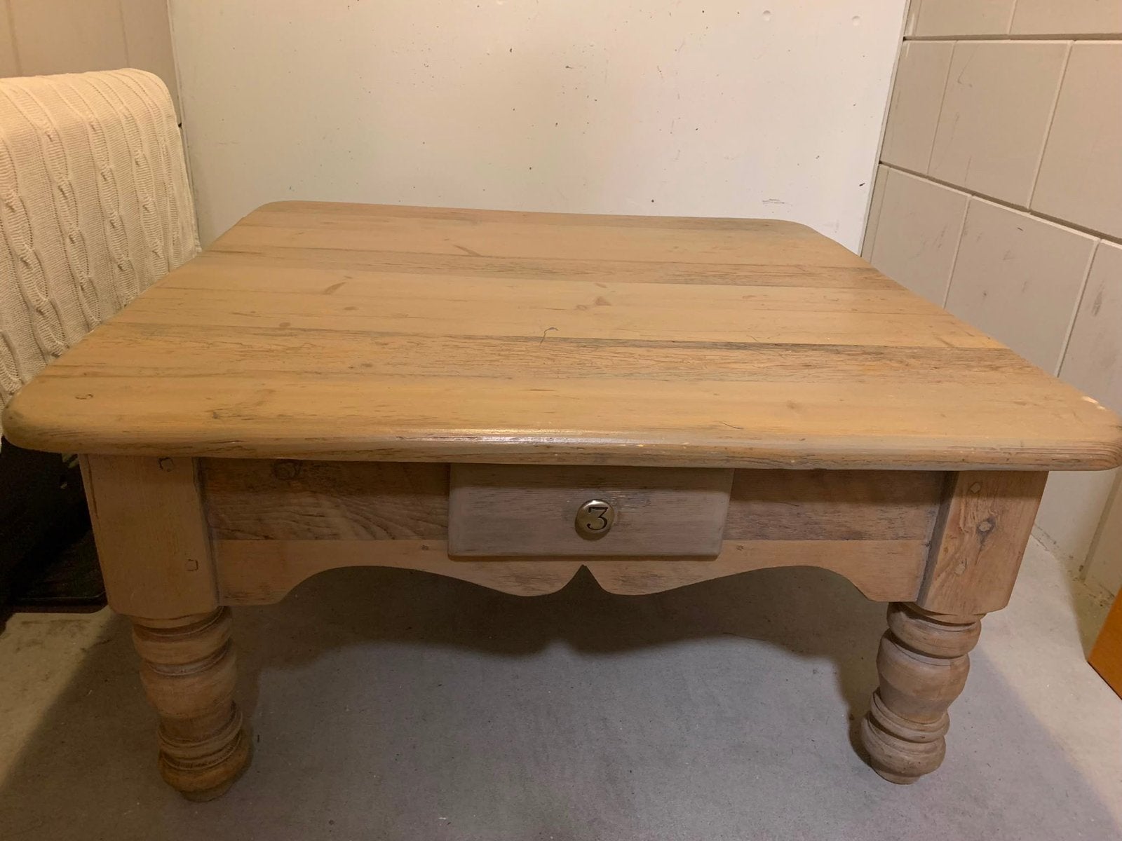 Massief grenen salon tafel van Posthuys, Ophalen, Gebruikt, Vierkant, 50 tot 100 cm