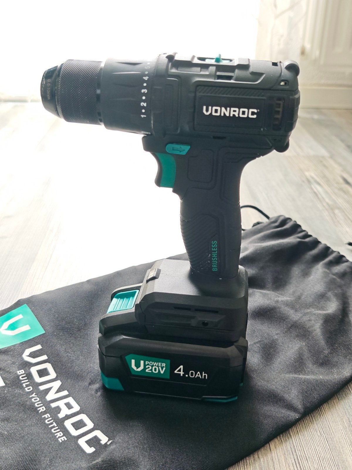 Vonroc Pro Accuboormachine – Incl. 4.0Ah accu & Snellader, Ophalen, Zo goed als nieuw, Boor- en Schroefmachine
