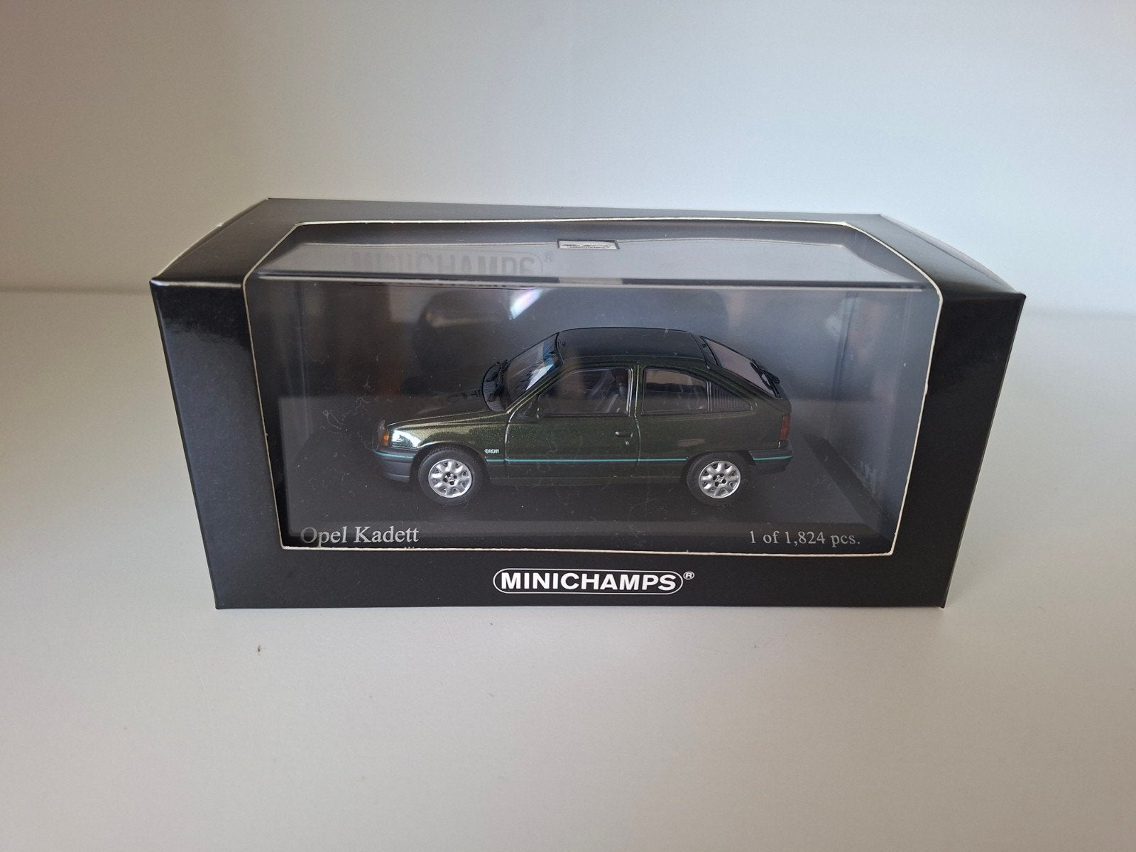 Opel Kadett minichamps, Ophalen of Verzenden, Zo goed als nieuw, Auto, MiniChamps