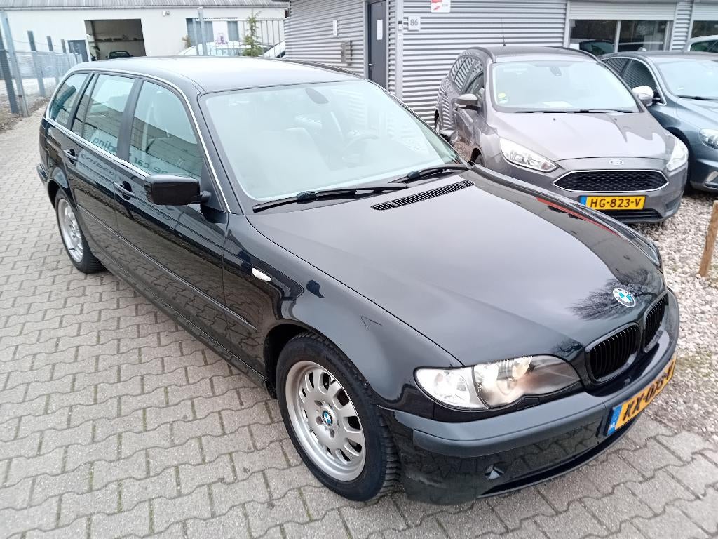 BMW 3-Serie 2.5 I 325 Touring AUT BJ2004 APK 12-2026, Auto's, Automaat, 4 stoelen, Zwart, 10 km/l