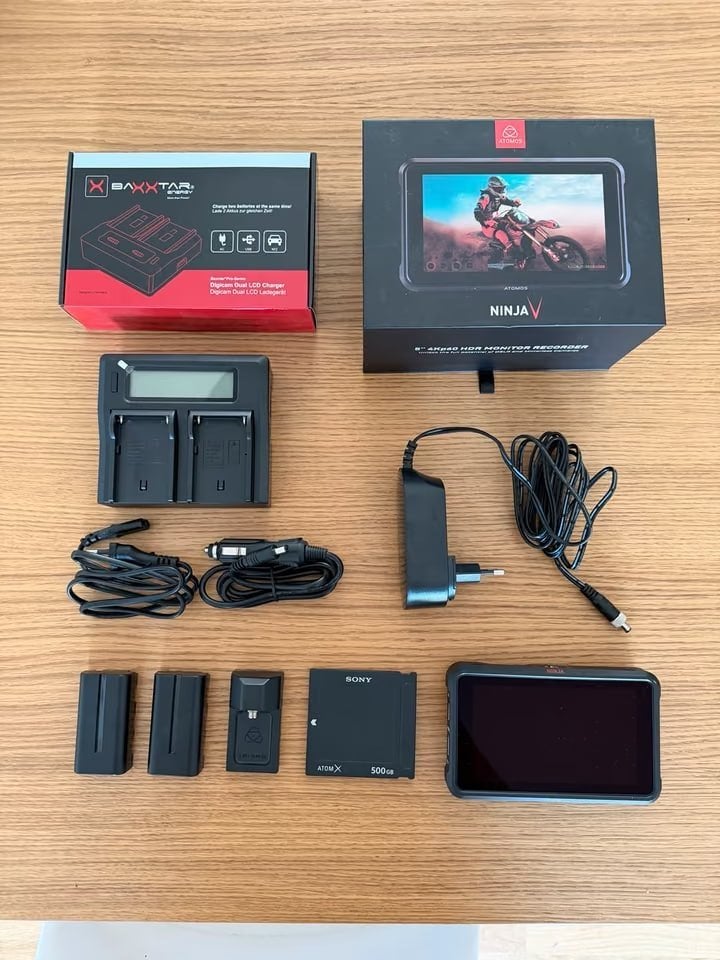 Atomos Ninja V-monitor + Sony SSD van 500 GB + 2 accu's, Overige merken, Monitor, Ophalen of Verzenden, Zo goed als nieuw
