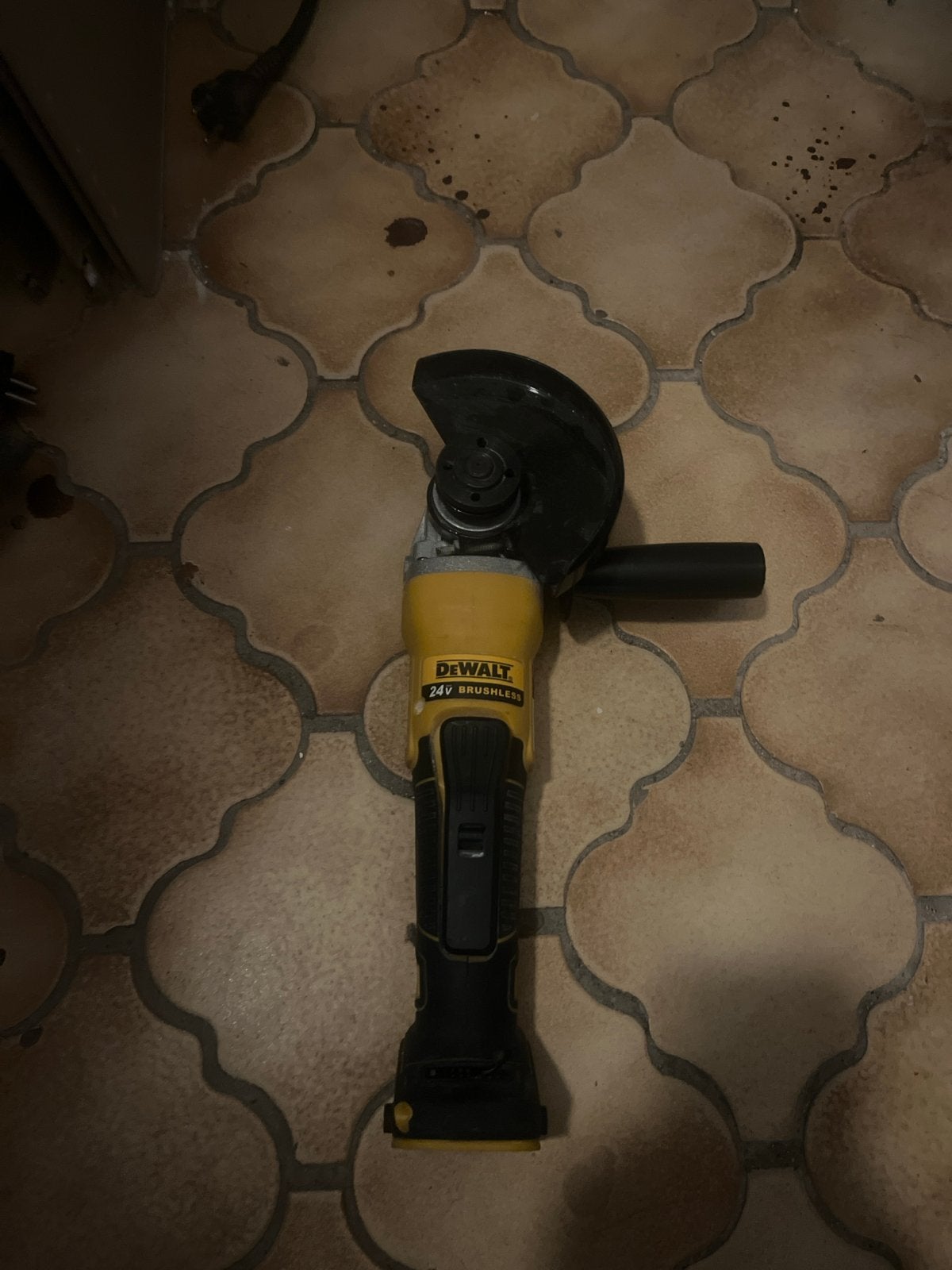 DeWalt 24V Brushless Haakse Slijpmachine, Doe-het-zelf en Verbouw, Gereedschap | Slijpmachines, Ophalen, Gebruikt, 700 tot 1000 watt