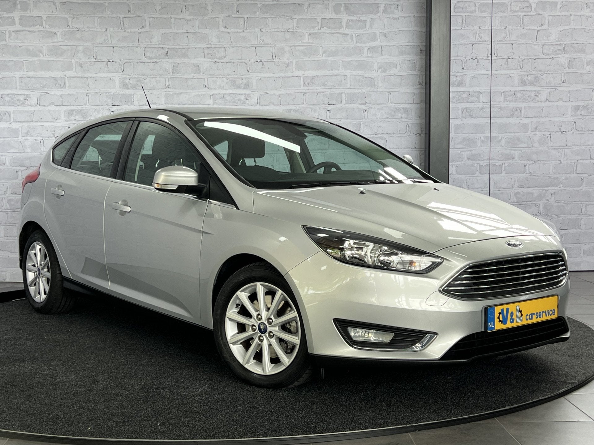 Ford Focus 1.5 Titanium Edition Automaat Navigatie Cruise St, Auto's, Ford, Stof, 4 cilinders, Automatische klimaatregeling, 1500 kg