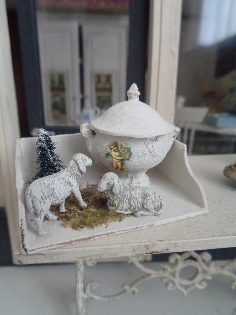 Brocante tafereel ....Poppenhuis 1:12...( nr F121 ), Ophalen of Verzenden, Nieuw, Poppenhuis