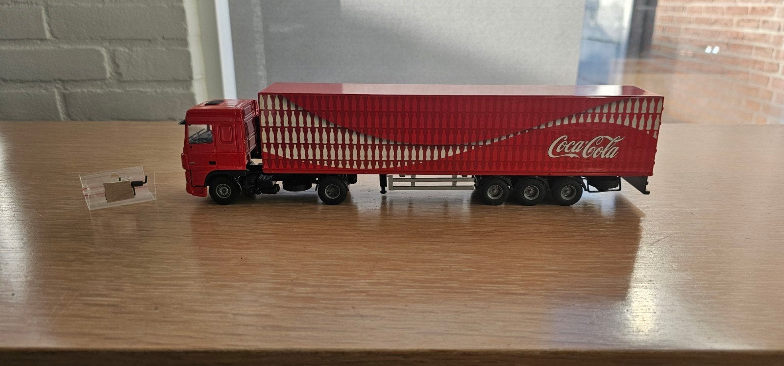 TE KOOP MOOI LIONTOYS DAF 95 XF COCA COLA SCHAAL1:50

SCHAAL, Ophalen of Verzenden, Zo goed als nieuw, Bus of Vrachtwagen, Lion Toys