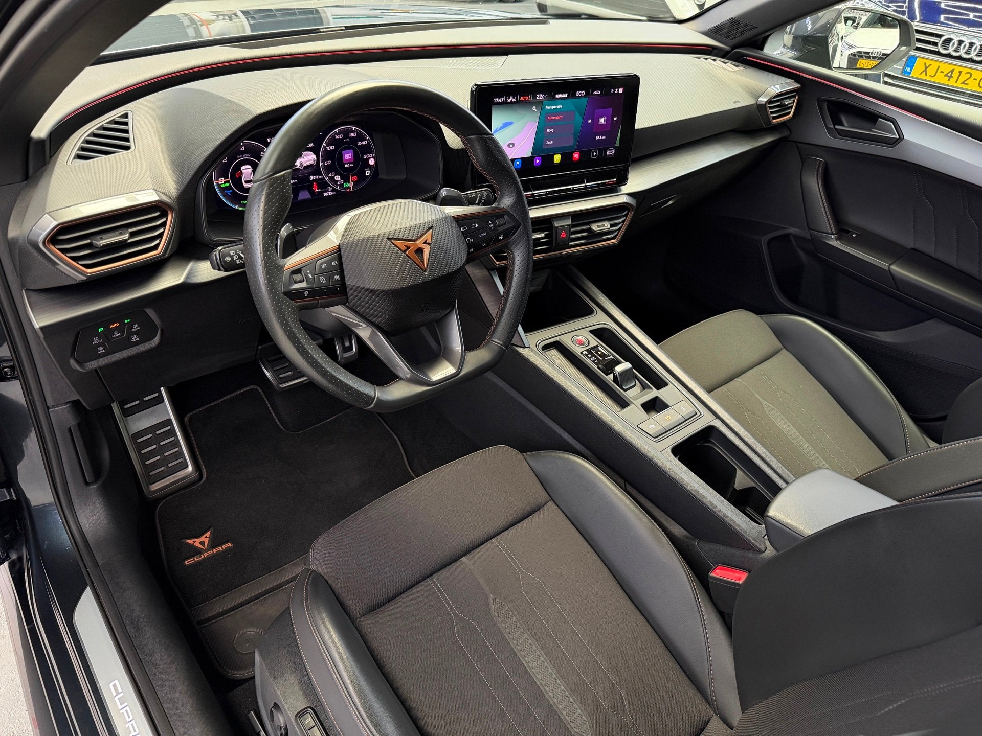 CUPRA Leon Sportstourer 1.4 e-Hybrid VZ Copper Edition CarPl, Auto's, 77 km/l, Gebruikt, Zwart, 4 cilinders