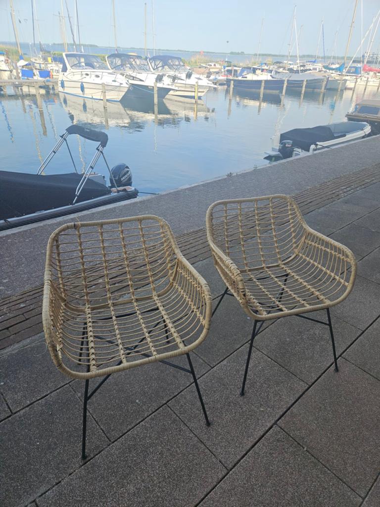 Terrasstoelen, Ophalen