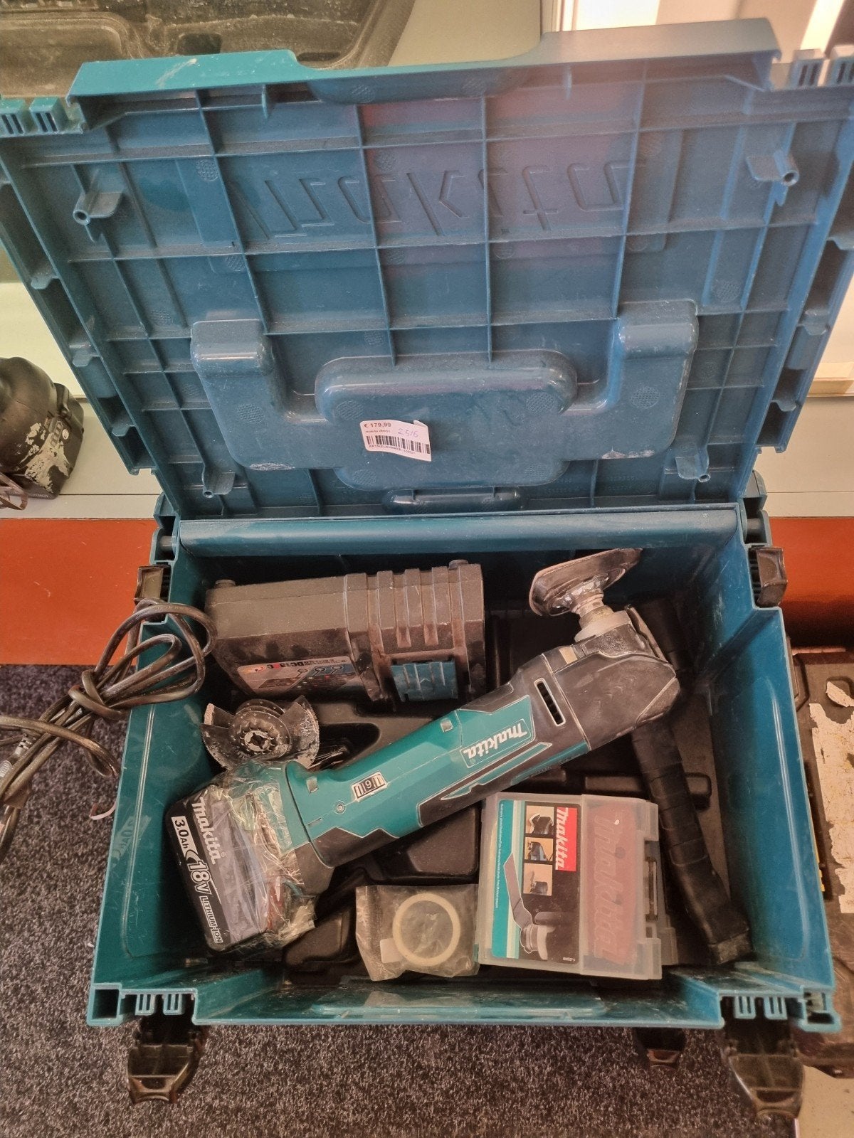 Makita Multitool dtm51  accu en accessoires, Ophalen, Gebruikt, Makita Corporation, Info@makita.nl