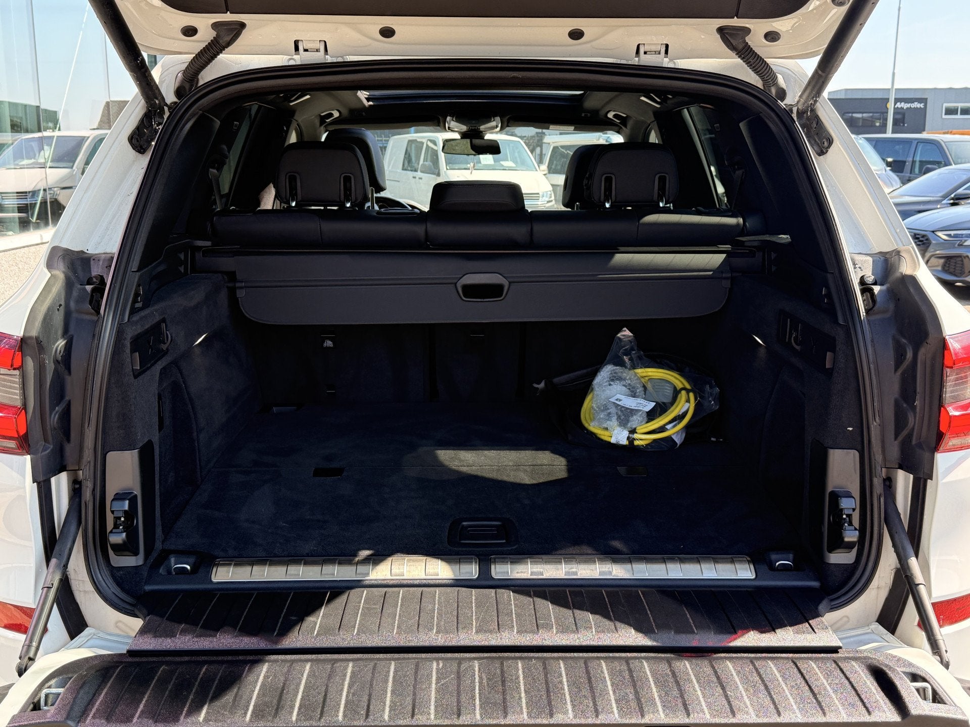 Foto 12 van BMW X5 xDrive45e High Executive | M Pakket | Pano | Luchtver