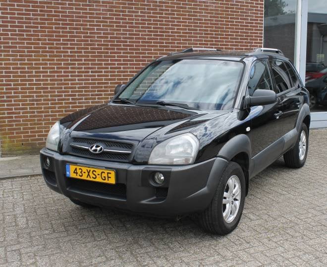 HYUNDAI Tucson 2.0 I 2WD Dynamic, Auto's, Stof, Gebruikt, 4 cilinders, Zwart