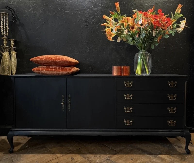 Queen Ann dressoir zwart, vintage kast, brocante buffet VdlM, Ophalen, 150 tot 200 cm, Zo goed als nieuw, 3 of 4 laden