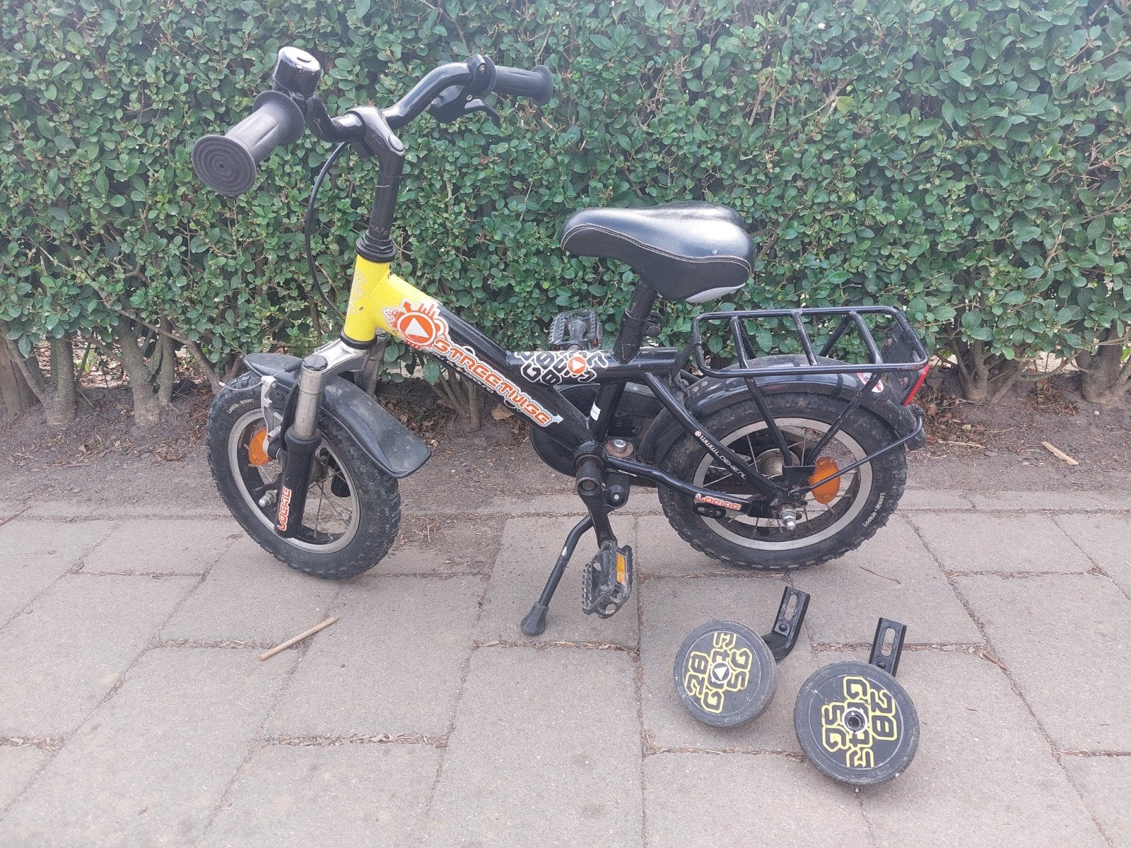 Loekie eerste kinderfiets 12 inch, Fietsen en Brommers, Fietsen | Kinderfietsjes, Ophalen, Zijwieltjes, Gebruikt, Minder dan 16 inch