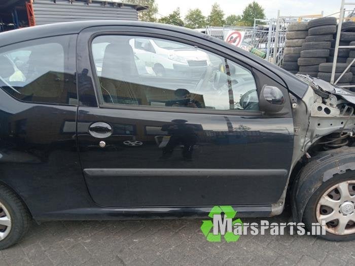 Portier 2Deurs rechts van een Peugeot 107, Auto-onderdelen, Gebruikt, -, Deur, -