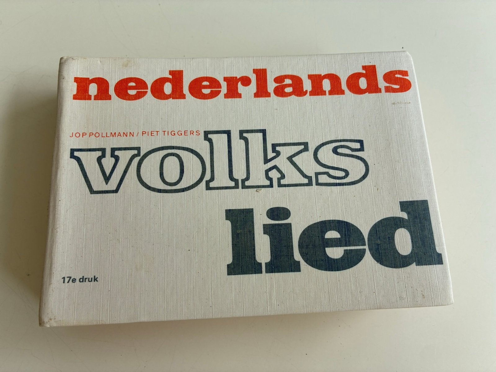 Nederlands Volkslied - Jopp Pollmann / Piet Tiggers (17e dr), Boeken, Muziek, Ophalen of Verzenden, Gelezen, Algemeen